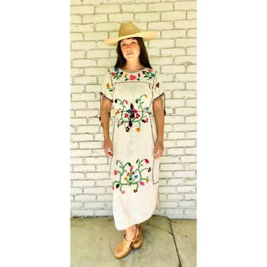 Mexican Dress // vintage sun Mexican high waist hand embroidered floral 70s boho hippie cotton hippy off white midi maxi // S/M 