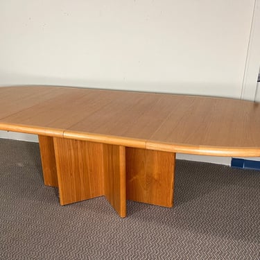 Danish Modern Teak Extending Dining Table With Two Extension Leaves Seats 10 By Ansager Mobler 