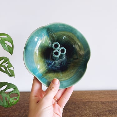 Vintage Ikebana Ceramic Leaf Shaped Vase 