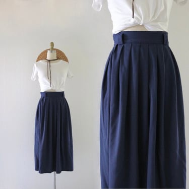 textured navy skirt 27.5-32 