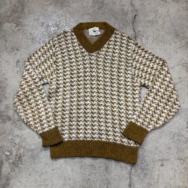 Vintage 1960s Kandahar Deluxe Brown White Houndstooth Acrylic Pile V-Neck Sweater Men’s Medium 