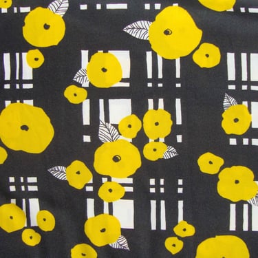 Vintage 70s Mod Fabric B&W Yellow Poppy Flowers 1.3 Yds 