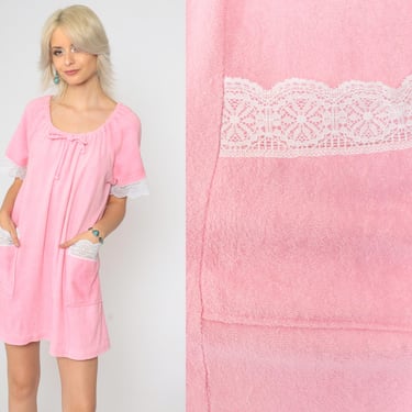 80s Terry Cloth Lounge Dress Bubblegum Pink Mini Pajama Dress Lace Trim Loungewear Hippie Pocket Short Sleeve Nightie 1980s Vintage Large 