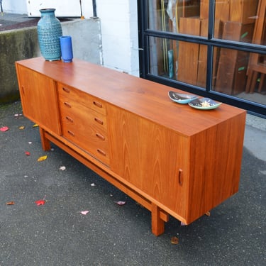 Teak 2 Slider Sideboard w/ Center Bank of Drawers &#038; Japanese Style Base