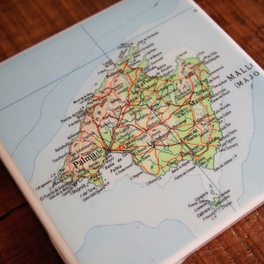 1971 Mallorca Map Coaster. Majorca Map. Vintage Spanish Décor. Mediterranean Gift. Island Map. Spain Souvenir. European Décor. Travel Gift. 