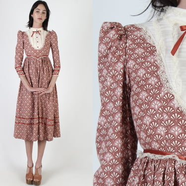 70s Saffron Fan Print Dress, Vintage 70s Ombre Saloon Tuxedo Bodice, Traditional Pilgrim Lace Midi Maxi XS S 