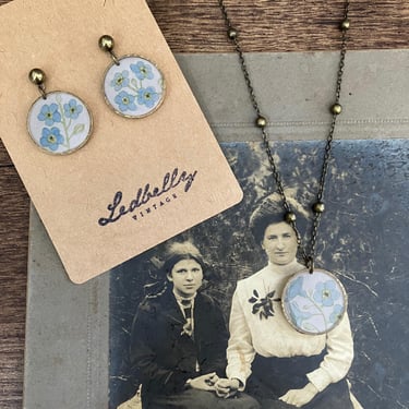 Vintage Forget-Me-Not Jewelry Set | Vintage Paper Earrings | Forget-Me-Not Earrings | Resin Jewelry | Vintage Greeting Card 