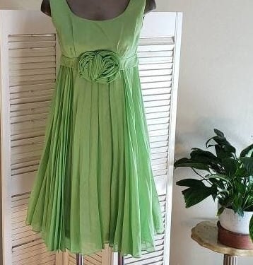 Vintage 60s Idonic Green Empire Waist Accordian Pleat  MOD Dress 
