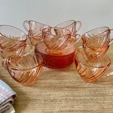 Vintage Arcoroc Pink Cups & Saucers - Rosaline Pink Swirl Cups and Saucers - French Arcoroc Glassware - Pink Swirl Glass Tea Coffee Cups 