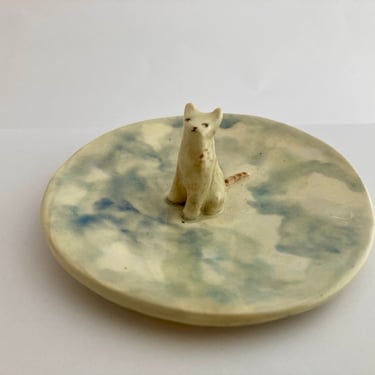Handmade Ceramic Catchall Dish with Cats and Kittens | Handmade Ring Jewelry Holder | Miniature Tabby Cats Hand-painted | Cat Lovers Gift 