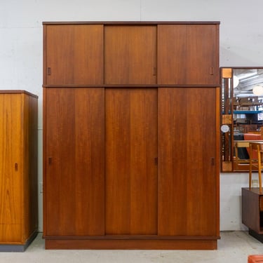 Danish Modern Teak Wardrobe - (325-209) 