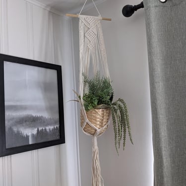 Pretty Macrame Plant Hanger 