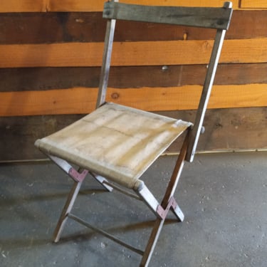 Vintage Folding Chair 16.5 x 14 x 29