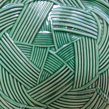 Majolica plate 9" Euro knot pattern 