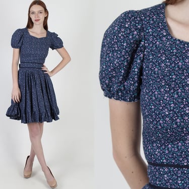 Vintage 70s Navy Calico Floral Dress / Womens Porch Style Puff Sleeve Dress / Simple Country Garden Circle Skirt Mini Dress 