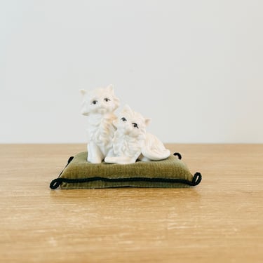 Vintage Cats on Pillow Figurine 