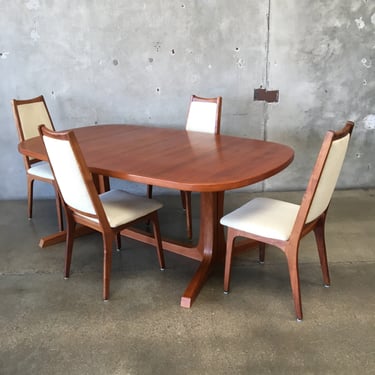 Danish Modern Teak Extention Dining Table With Chairs