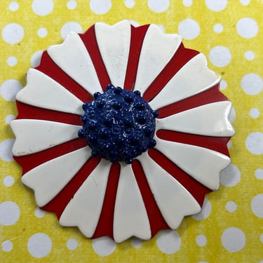 1960s red and white enamel flower brooch big mod patriotic circle pin 