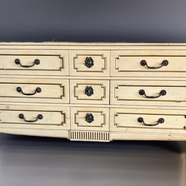 CUSTOMIZABLE Vintage Henredon 9 Drawer Dresser/Buffet/Credenza in the color of your choice! 