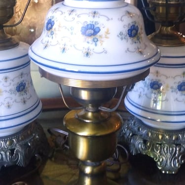 VINTAGE Quoizel Blue "Abigail Adams" Floral  Lamp, Desk Lamp GWTW Style, Farmhouse Decor  (Larger Lamps Sold Seperately) 