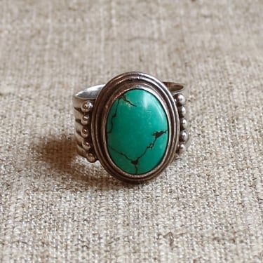 R022 silver ring with turquoise stone size 6