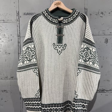 Vintage Green Nordic Wool Sweater pull over holiday Nordic style Striped Metal Clasp Large 