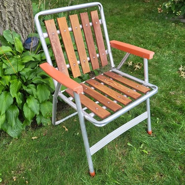 Vintage Wood Slat Aluminum Folding Garden/Lawn Lounge Chair 