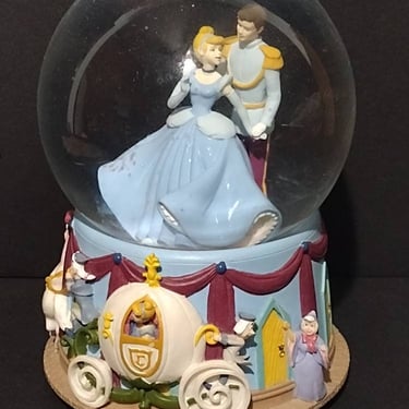 Vintage Disney Enesco Cinderella Snow Globe Music 