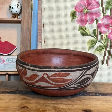 Free Shipping Within Continental US - Native American Pottery Bowl 