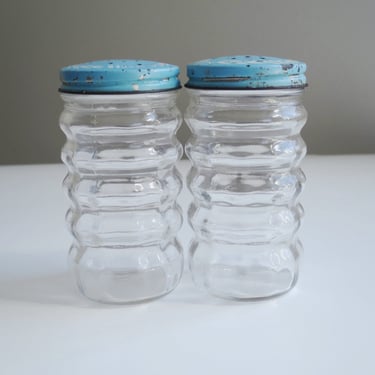 Vintage Glass Salt and Pepper Shakers with Turquoise Blue Lids, 1950s Anchor Hocking Fire King Shakers 