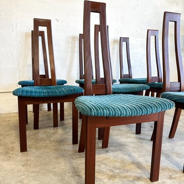 Set of 8 Mid Century Teak Dining Chairs 