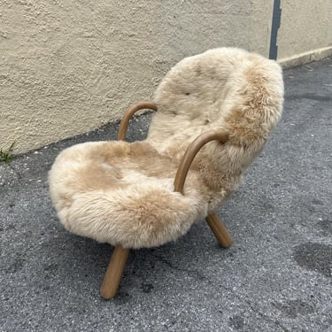 Philip Arctander Style Shearling Clam Armchair - Long Hair Shearling 