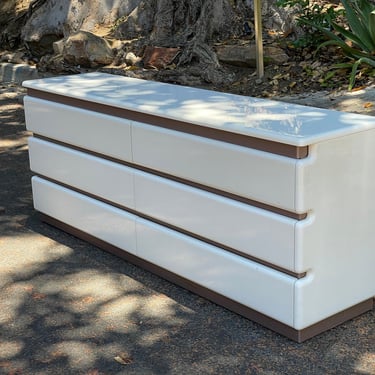 1980s Post Modern White Lacquered Dresser by Rougier 