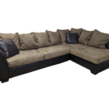 Two Tone Sectional With Chase