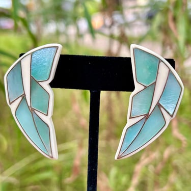 Vintage Mother Of Pearl Geometric Earrings 70s Estate Jewelry Fashion Blue 