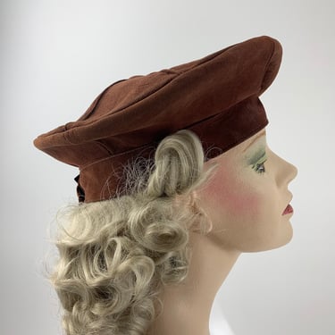 Vintage 1940'S French Beret - Chocolate Brown Suede - Headband with Buckle - Suede Piping w/Suede Button - Women's Medium 22-1/2 inches 