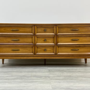 Dixie Mid-Century Modern 9-Dr Dresser / Credenza ~ Great TV Stand (SHIPPING Not FREE) 