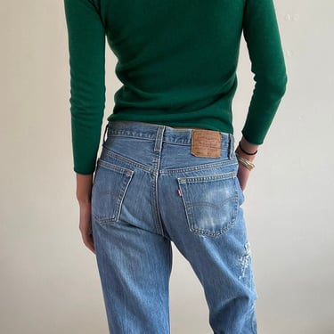 32 Levis 501 vintage faded jeans / vintage boyfriend medium light wash soft worn high waisted button fly faded Levis 501 jeans USA | 31 32 