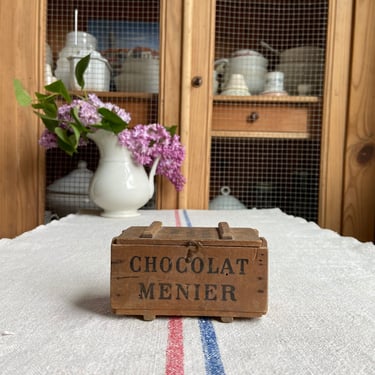 Beautiful rustic charm old French chocolat  menier crate box 