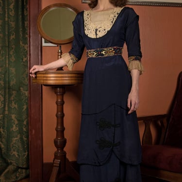 Antiuqe Edwardian Dress - Exquisite 1910s Titanic Era Silk Dress in Blue with Ivory Lace and Multicolored Woven Belt and Sleeve Accents 