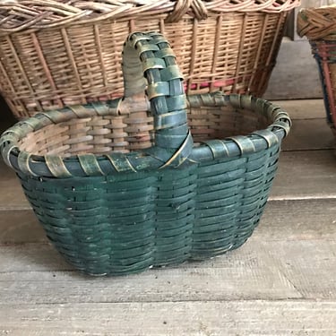 Rustic Painted Basket, Primitive Green Painted, Farmhouse, Farm Harvest Table Decor 