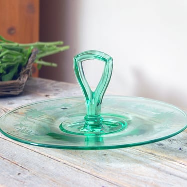 Vintage etched green glass handled serving plate / green depression glass dessert plate / vintage serving ware / etched glass tray 