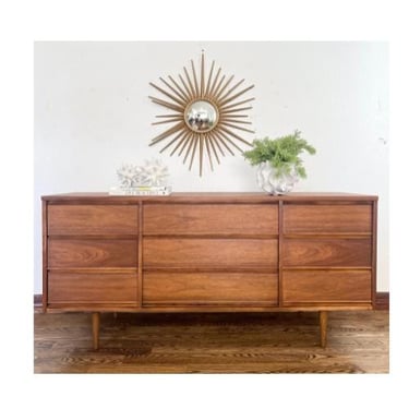 Vintage Dixie Mid Century Modern 9 Drawer Dresser/Chest of Drawers/Buffet/Console/Credenza/Sideboard 