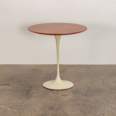 Tulip Side Table by Eero Saarinen 