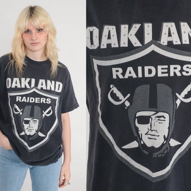 90s Oakland Raiders Shirt Football Jersey Tshirt NFL Shirt Los Angeles T Shirt Silver Black Skull Vintage Sports Graphic Medium Large 