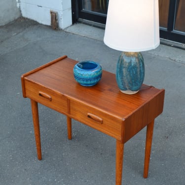 Adorable 2 Drawer Quality Bedside Table / Side Table w/ Conical Legs