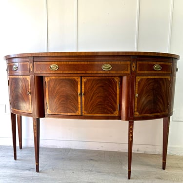 Hickory American Masterpiece Collection Inlaid Mahogany Hepplewhite Demilune Sideboard Buffet