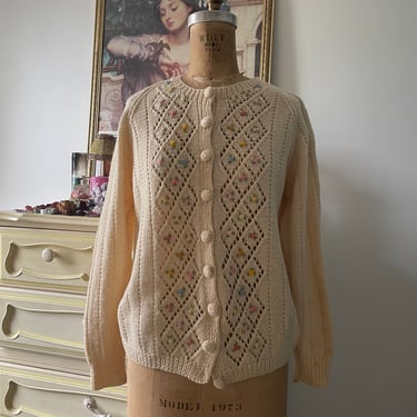 Vintage 1960’s Smith’s of Bermuda pure wool cardigan sweater | hand knit in England, cream w/ embroidered flowers, cottagecore, S/M 