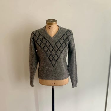 Strawbridge & Clothier mens vintage 1960s-70s charcoal v neck wool pullover-size S/M 