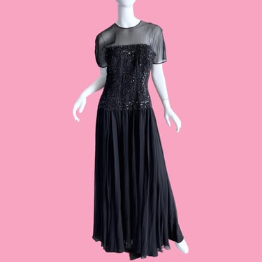 Vintage Oscar de la Renta Black Silk Sequin Beaded Gown - A Timeless Masterpiece of Elegance and Glamour 